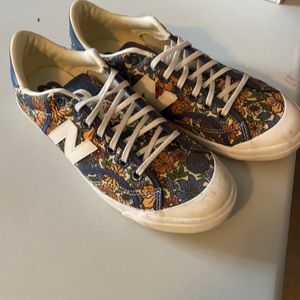 New Balance floral sneakers 9.5 GUC